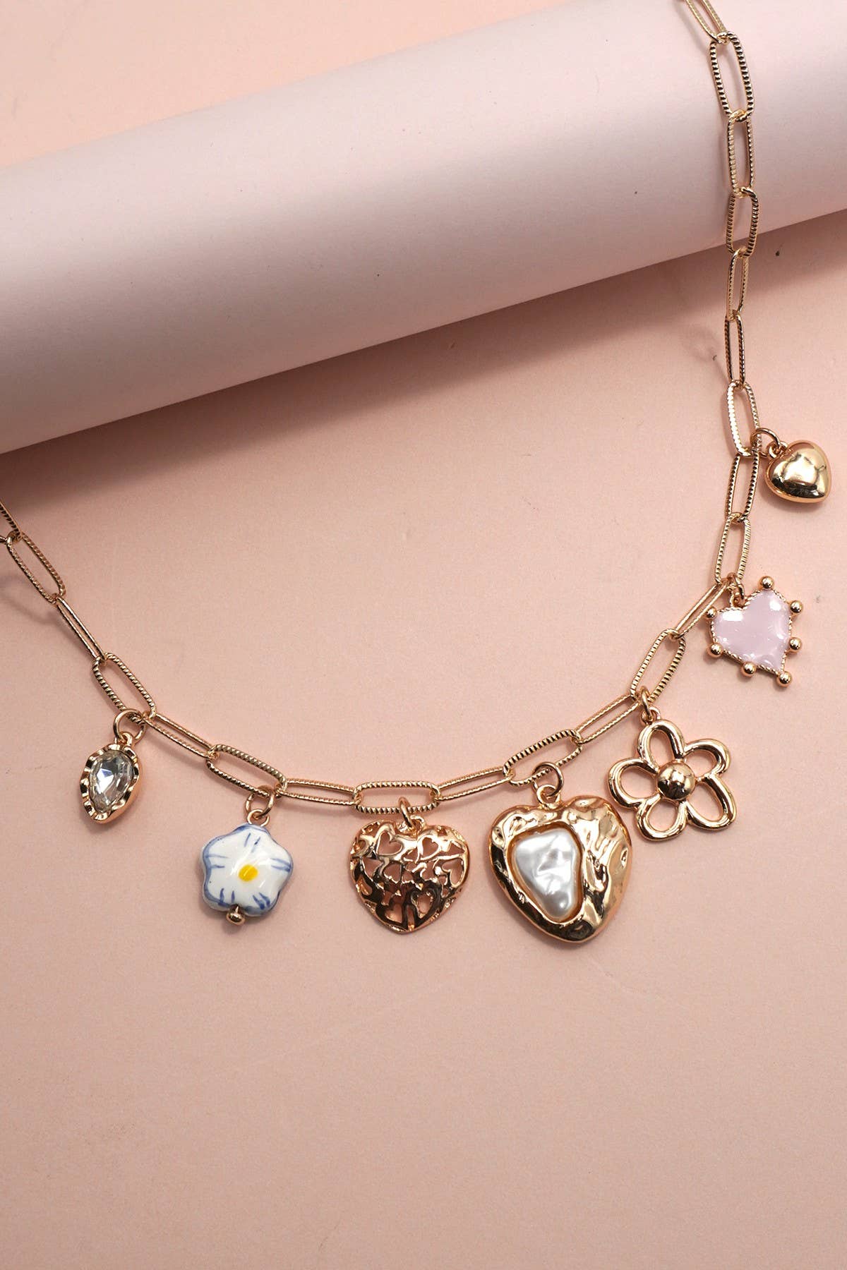 PORCELAIN HEART FLOWER CHARM Necklace| 80N91802