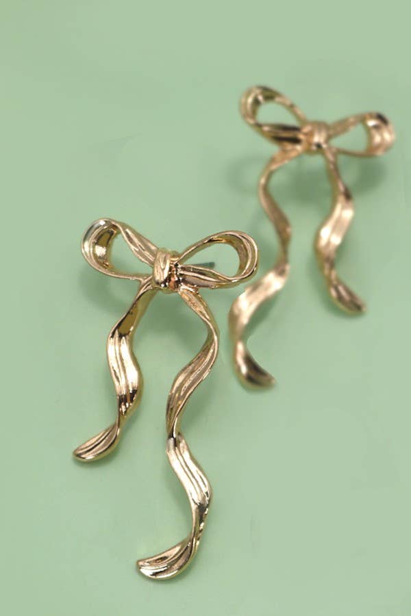 HAMMERED LONG BOW RIBBON DROP EARRINGS | 31E24407
