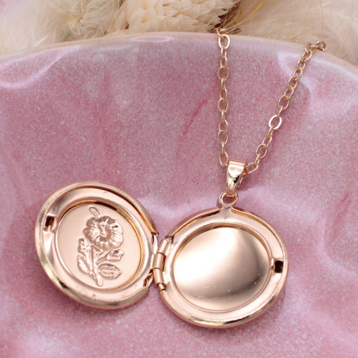 Vintage Memories Gold Flower Locket Necklace
