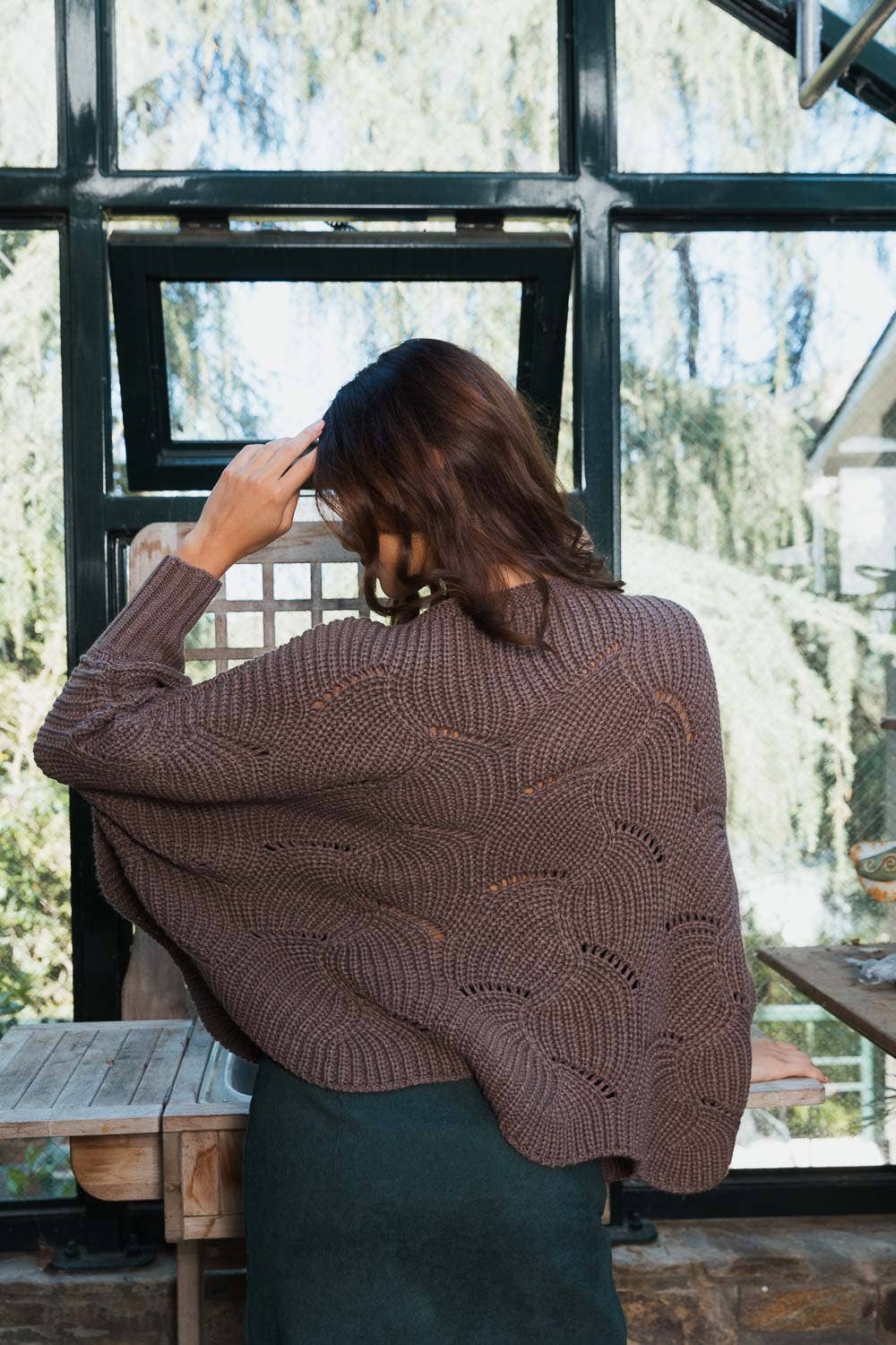 Ribbed Knit Pattern Poncho w/ Sleeves: Burgundy