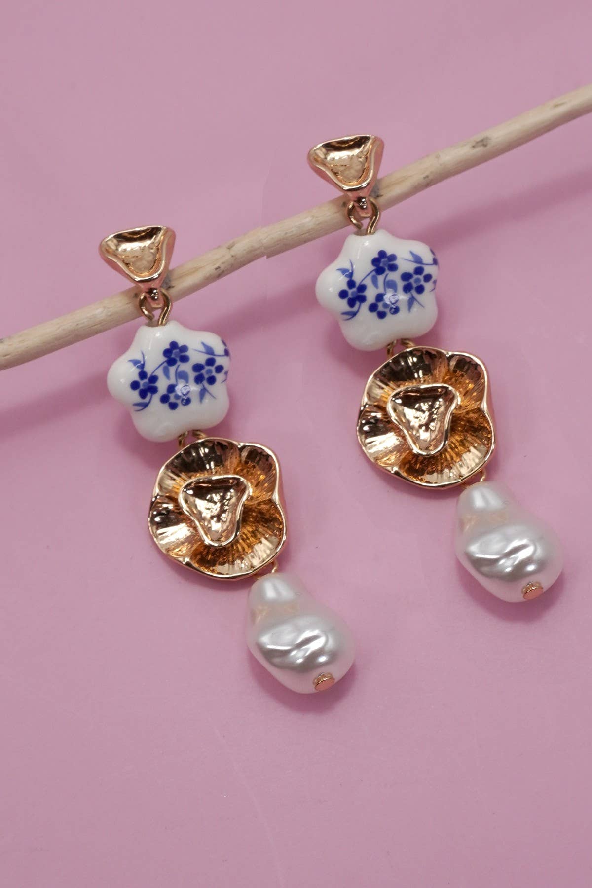 BLUE CERAMIC PORCELAIN GOLD PEARL DROP EARRINGS | 80E6455