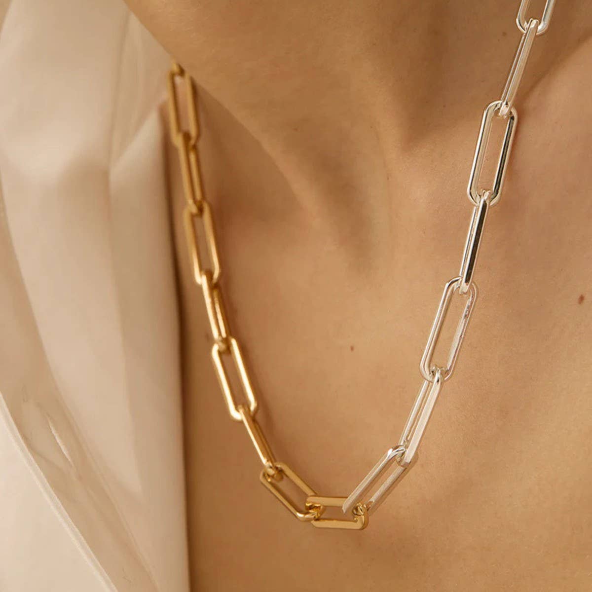 18K Stainless Steel Tarnish Free Waterproof Neck | 40NK9502