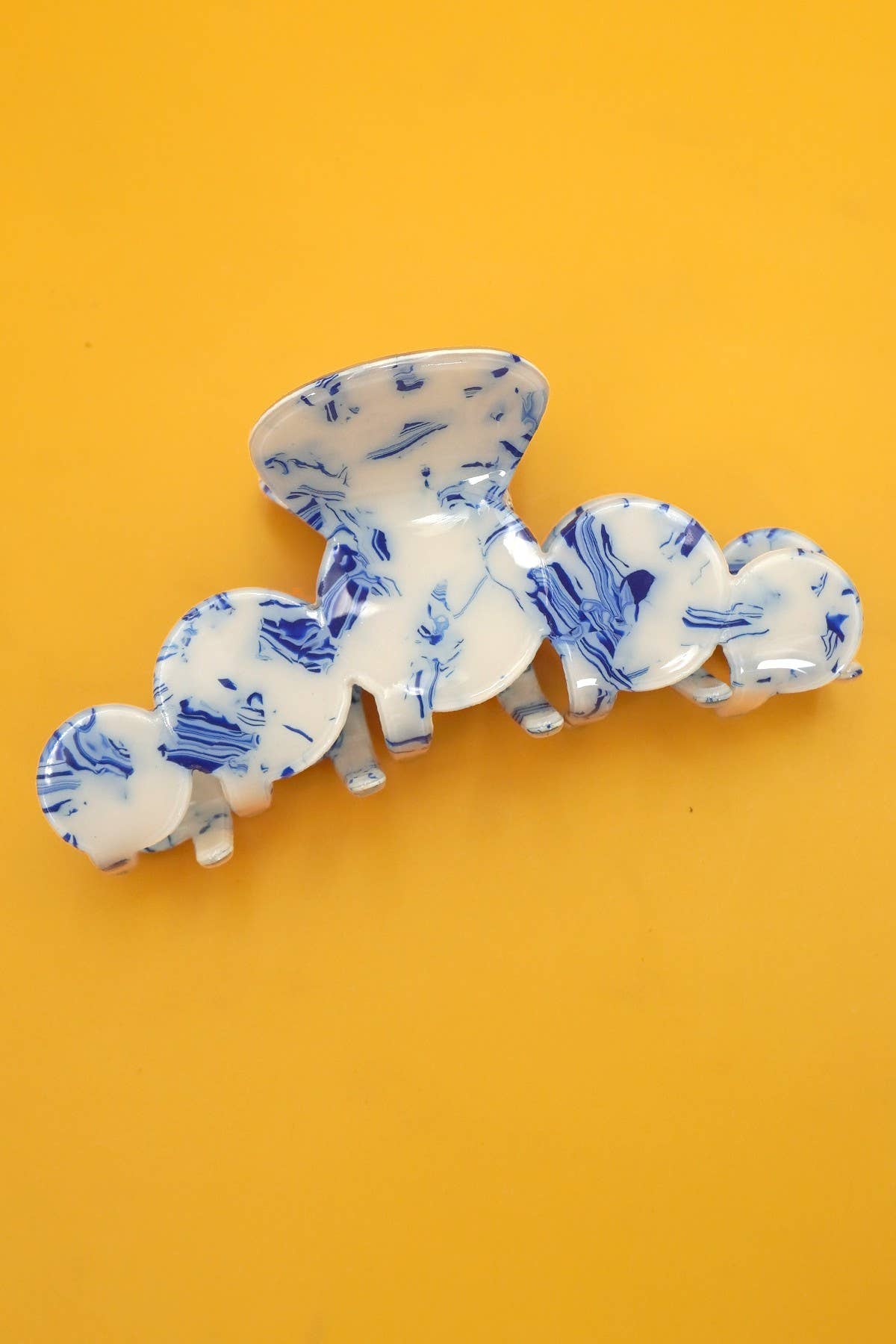VINTAGE TOILE PATTERN PORCELAIN HAIR CLAW CLIPS | 40H915