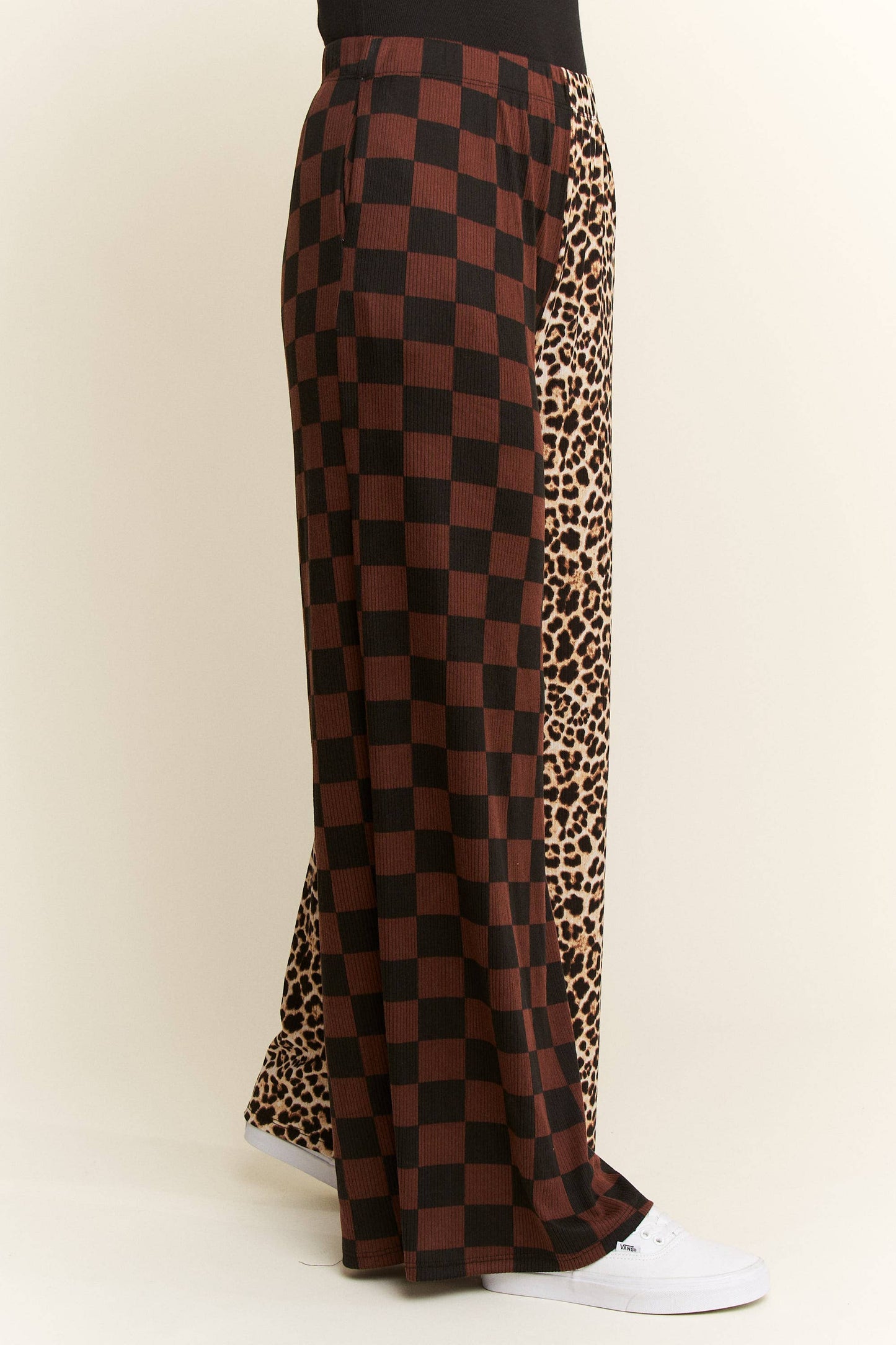 PLUS SIZE SPLIT DECISION LEOPARD-CHECKERED PANTS: MOCHA / 1XL