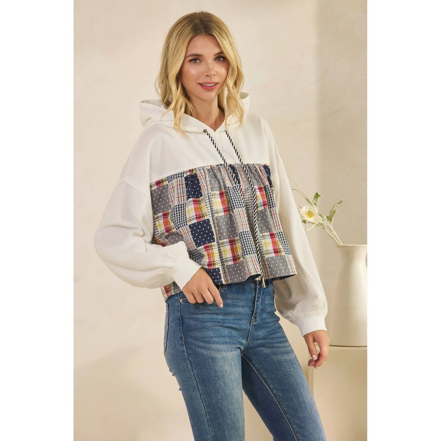 Contrast Cropped Hoodie: White / L