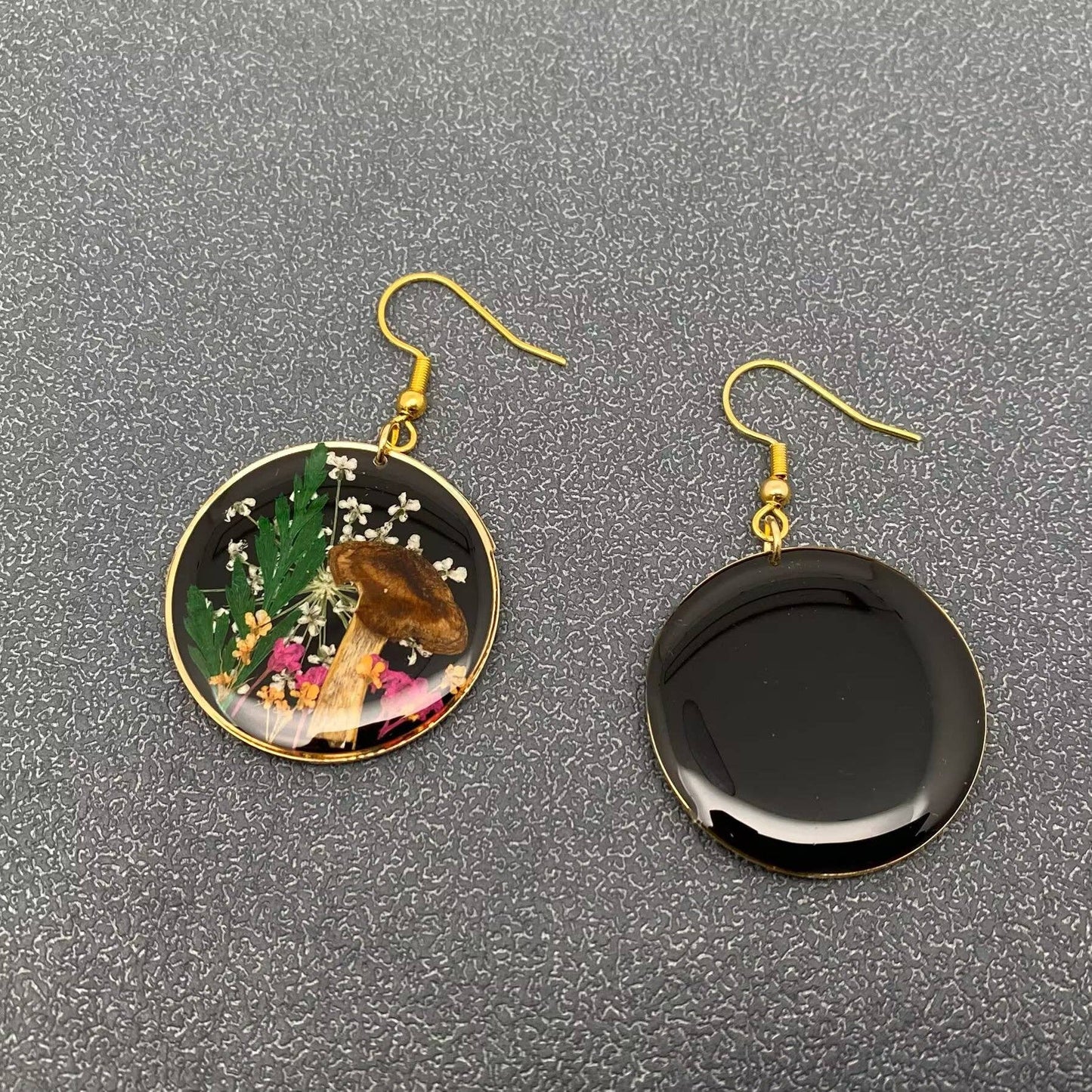 Dried Flowers & Mushroom Floral Black Circular Earrings -PDF