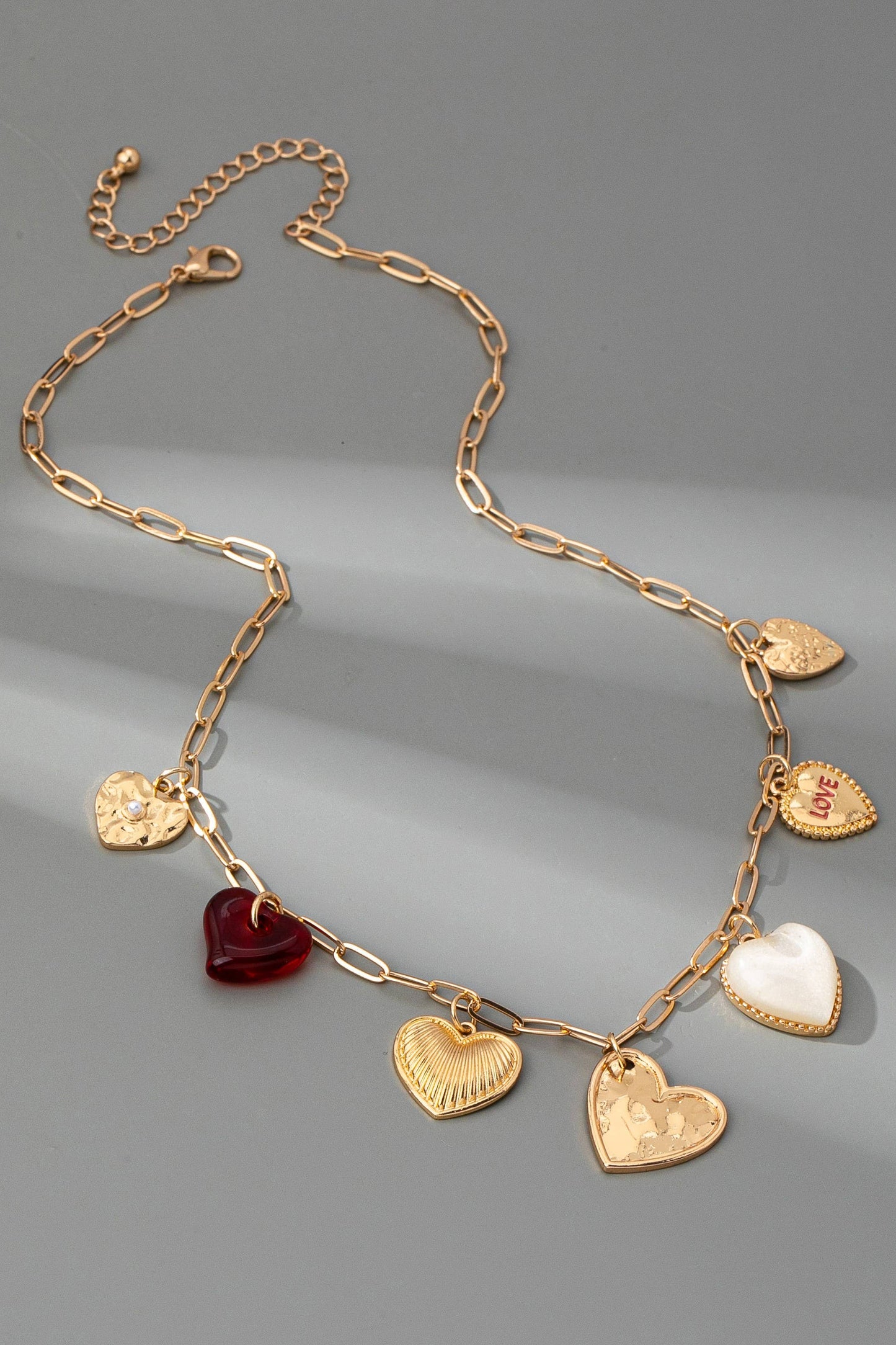 J41. CHARM NECKLACE HEARTS LOVE CHARMS
