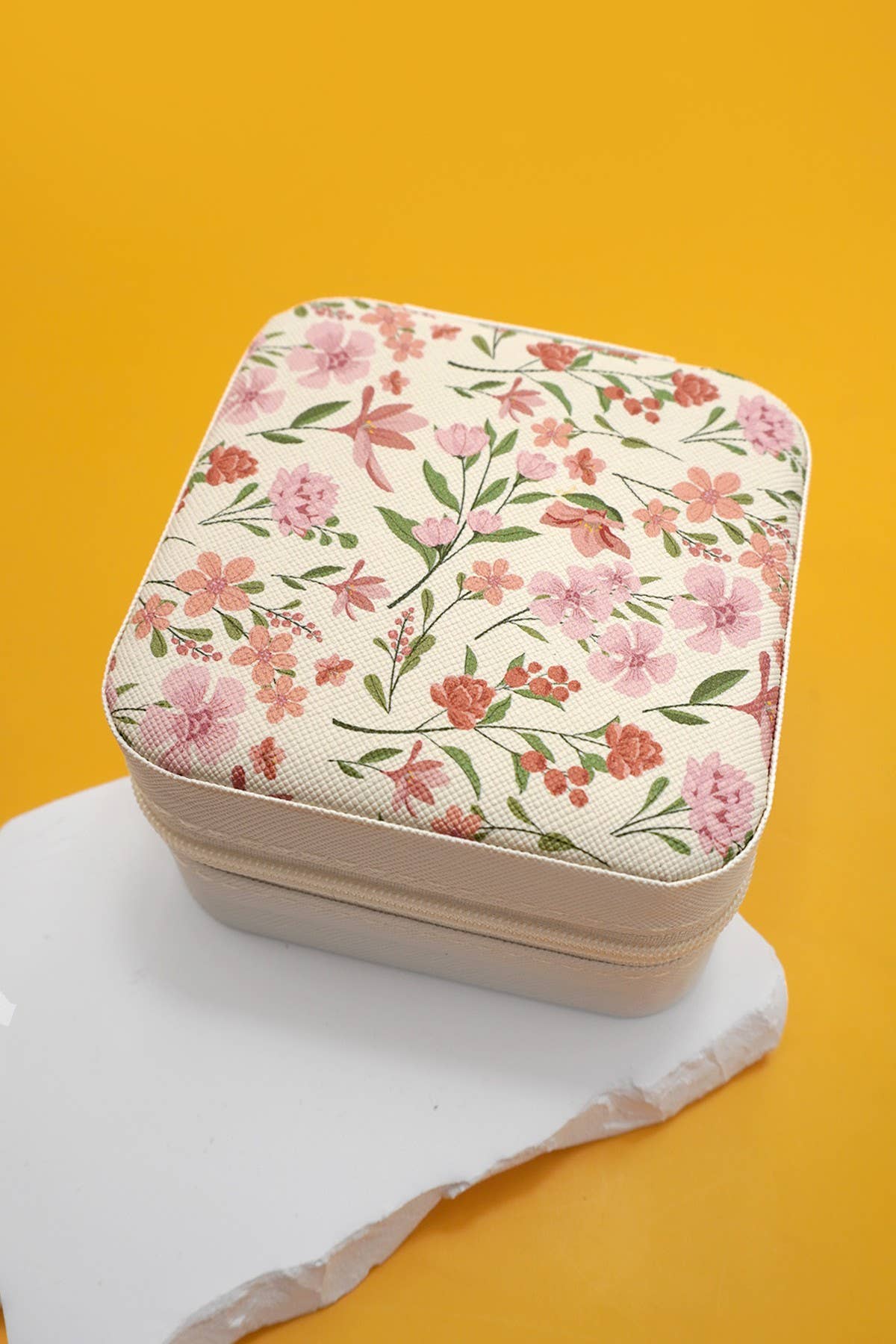 DESIGNED JEWELRY ORGANIZER TRAVEL BOX CASE | 40P566: FLOWER C OFF WHITE