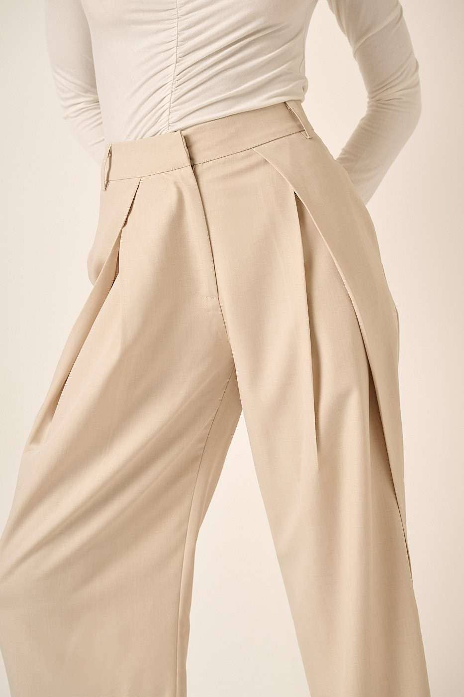 M70590 - DEEP PLEATED HIGH WAISTED WIDE LEG PANTS
