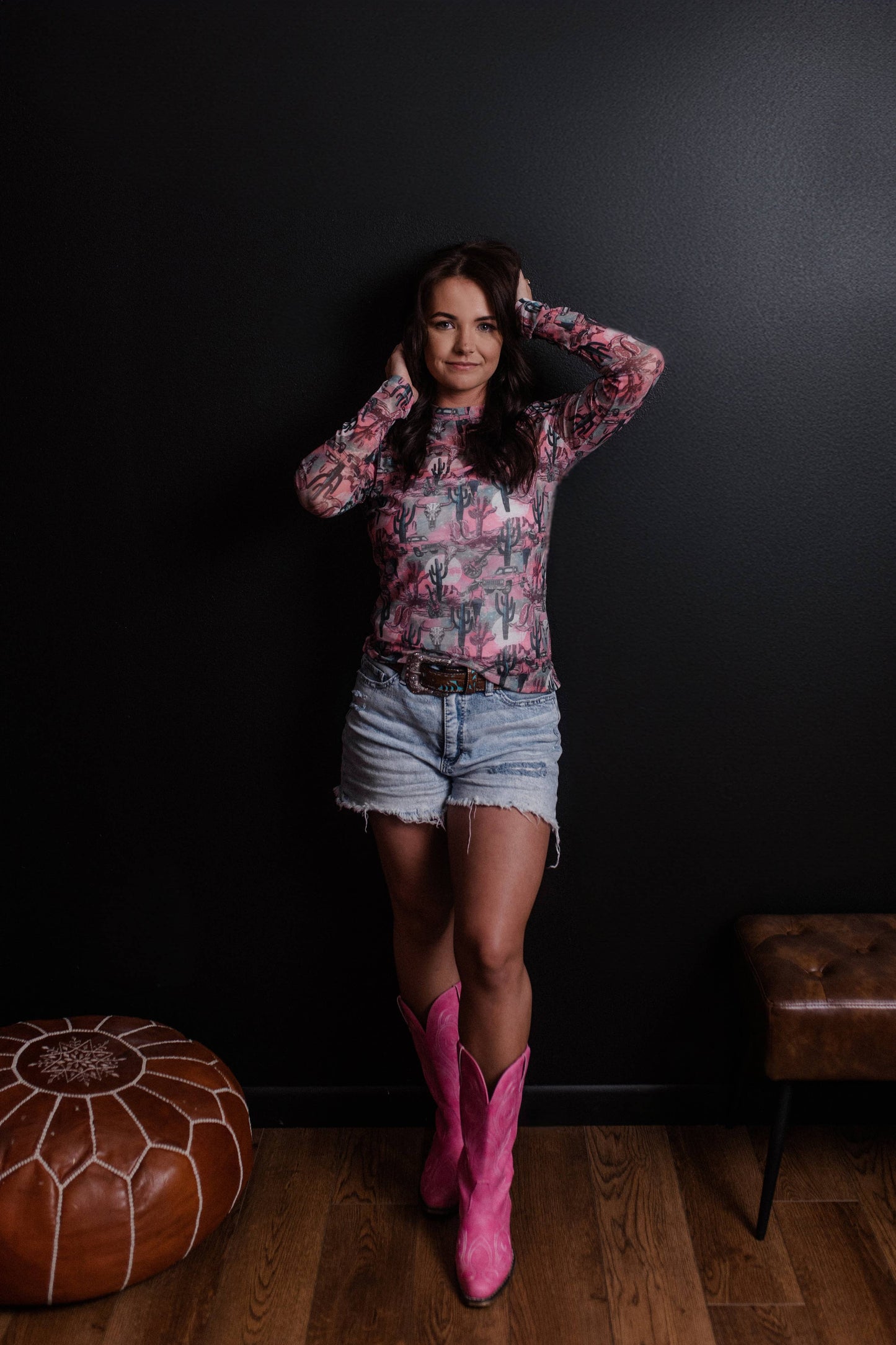 MK568 Country Road LS Mesh Top