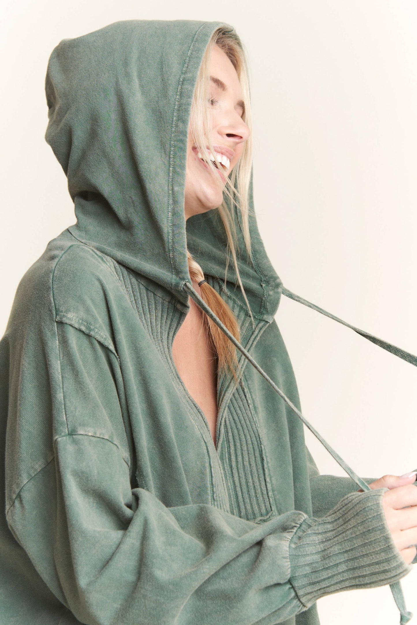 MineralWash Vneck Hoodie Sweatshirt with Thumbholes HT5958: Olive / S-M-L / 2-2-2
