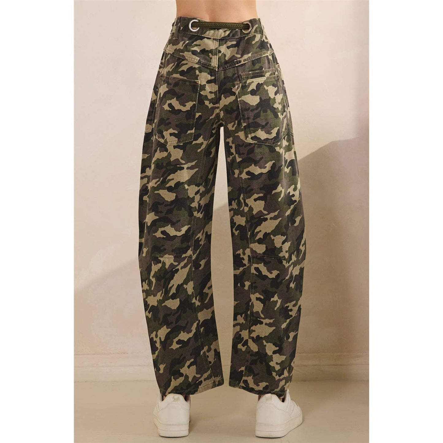 Printed Horseshoe Jeans with Belt Detail