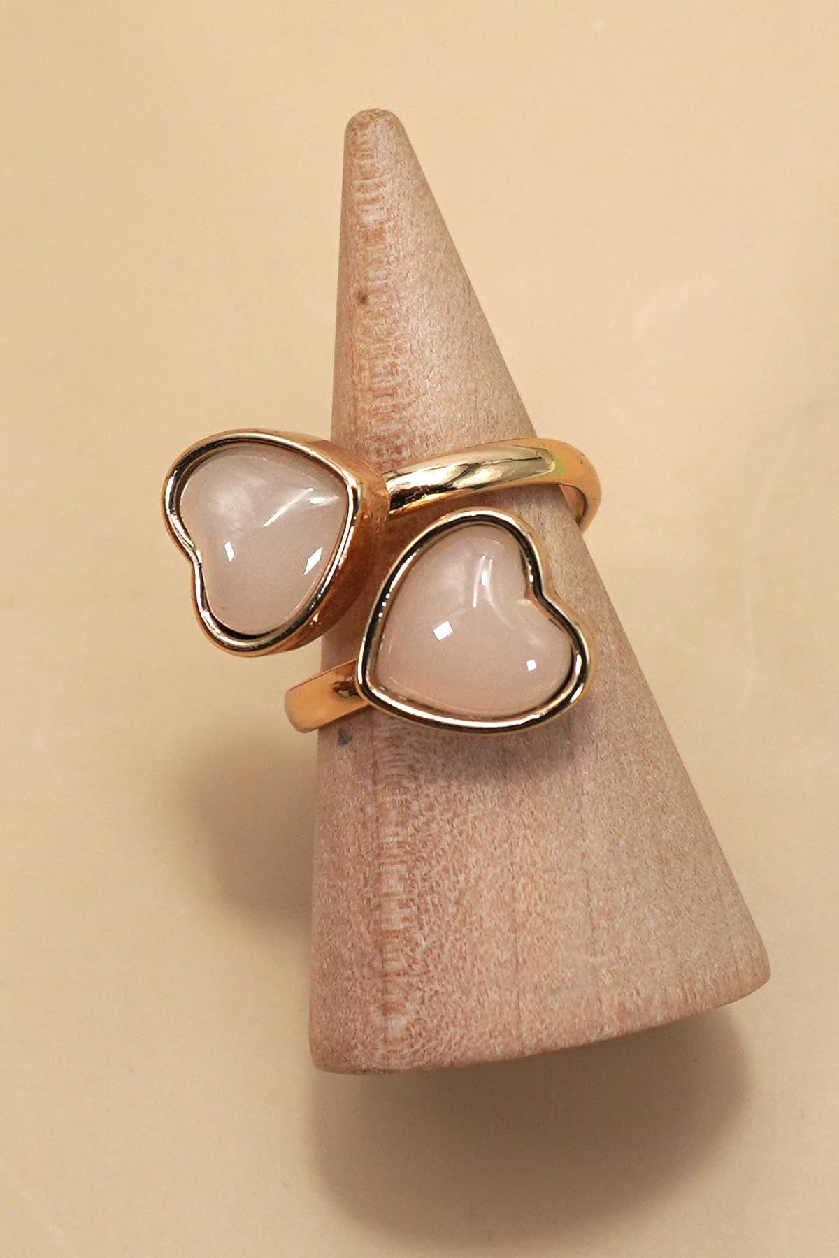ACRYLIC DOUBLE HEART STATEMENT RING | 80R083