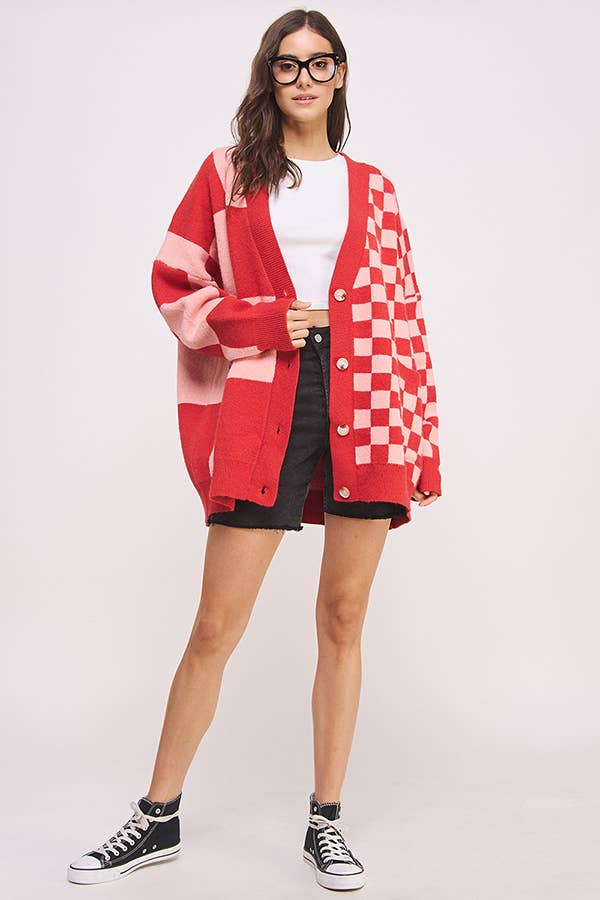 BUTTON DOWN LONG SLEEVE CHECKERED OVERSIZED CARDIGAN: BLACK/WHITE / S/M