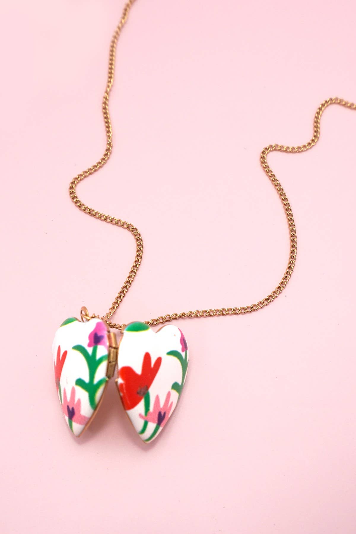 J29. 18K STAINLESS STEEL TARNISH FREE LOCKET NECKLACE