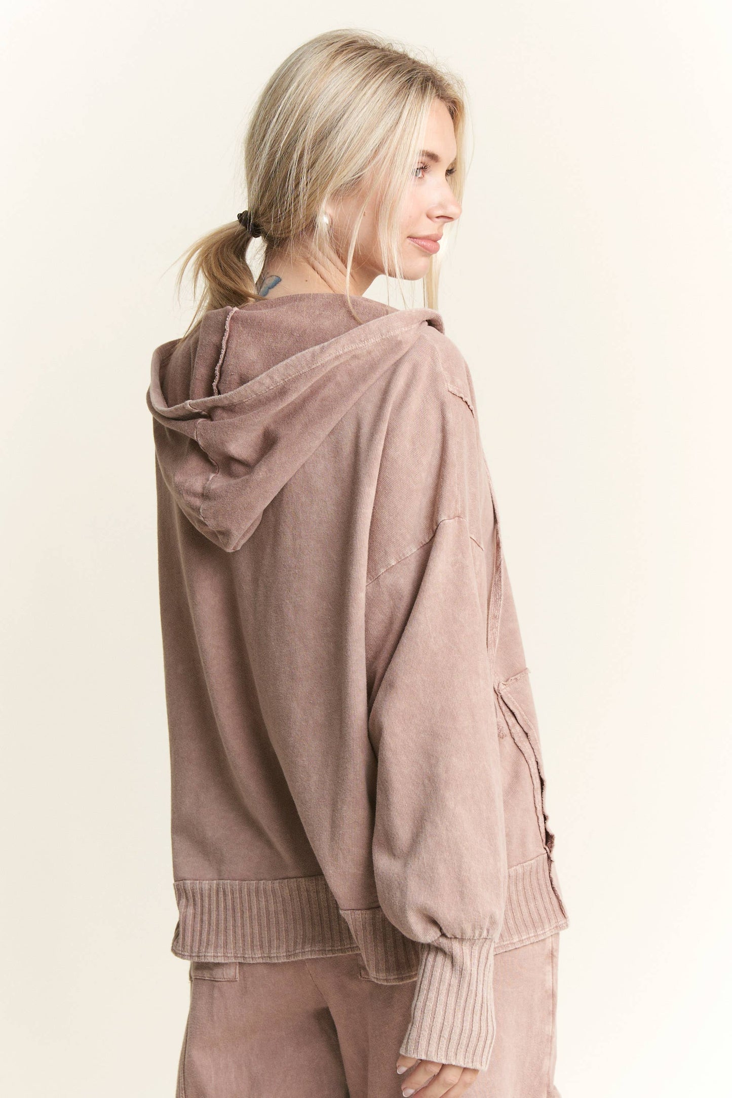 MineralWash Vneck Hoodie Sweatshirt with Thumbholes HT5958: Olive / S-M-L / 2-2-2