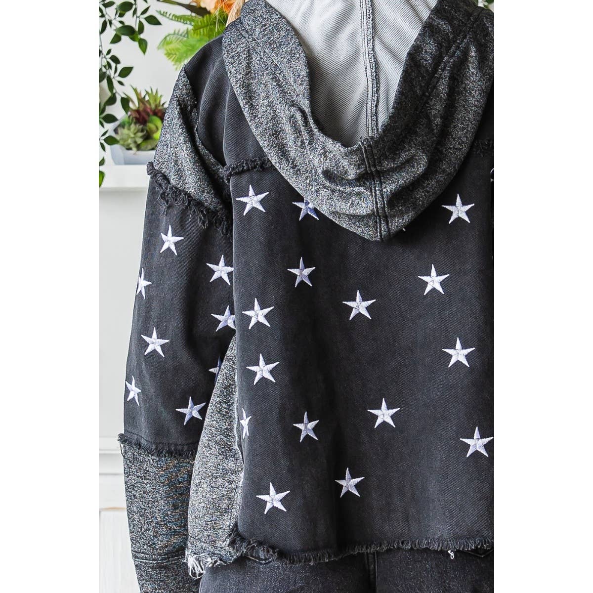 Star Embroidered Hoodie Denim Jacket: Black / L