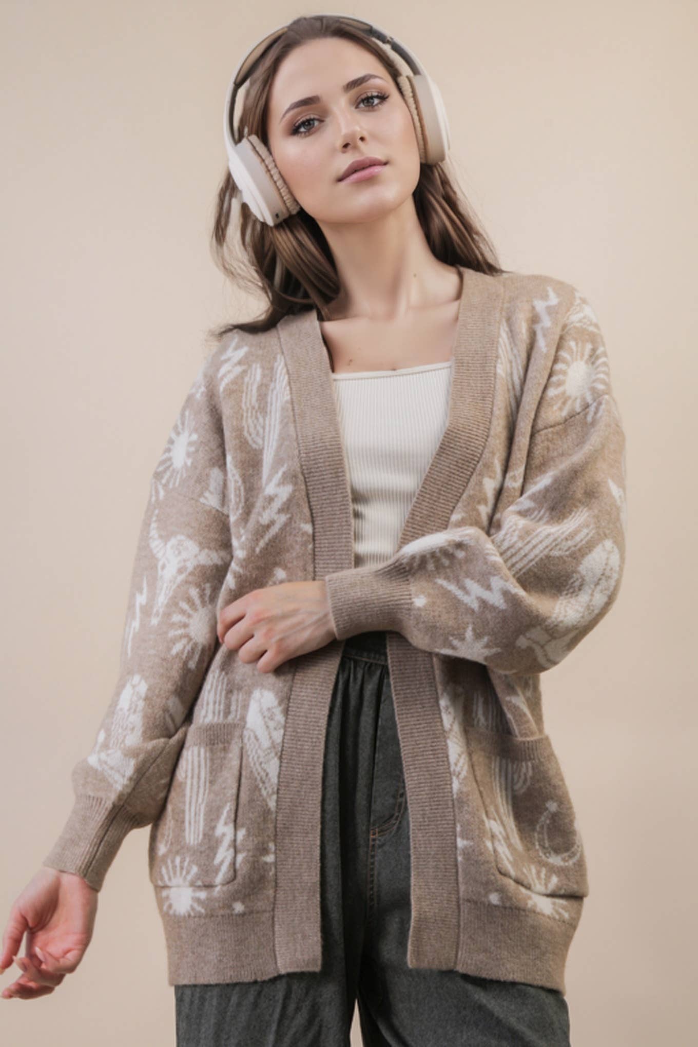 12W3393N-Oversized Western Graphic Knit Sweater Cardigan