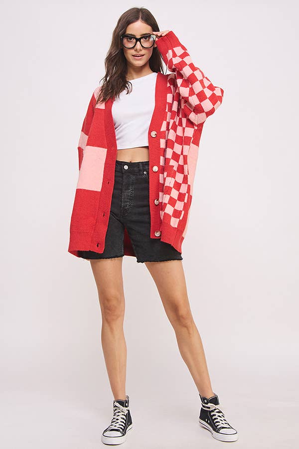 BUTTON DOWN LONG SLEEVE CHECKERED OVERSIZED CARDIGAN: BLACK/WHITE / S/M