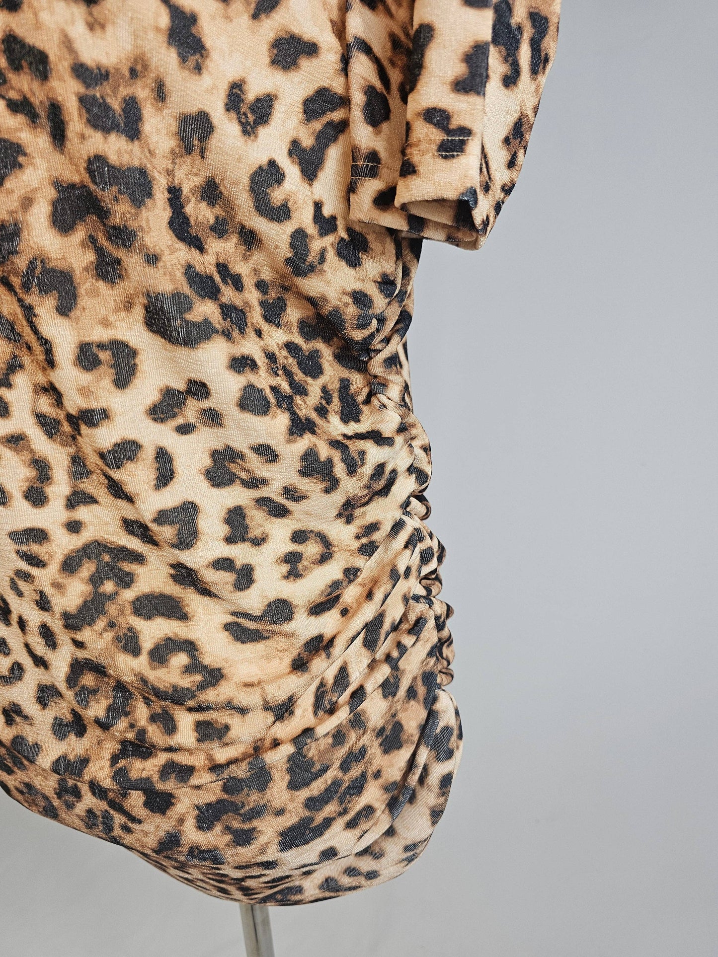 TZ82 Leopard Puff Sleeve Blouse