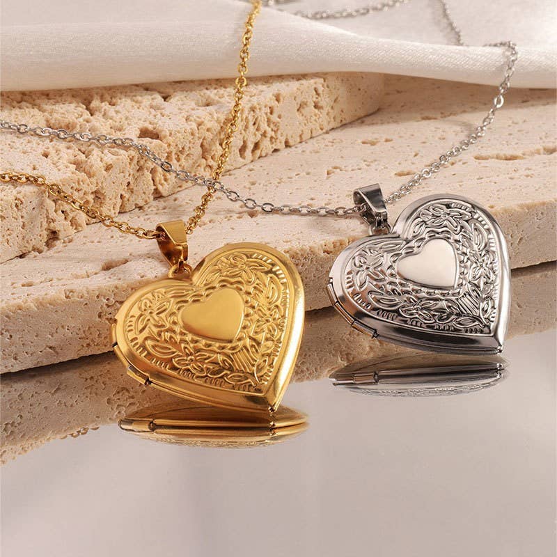 J28. 18K STAINLESS STEEL TARNISH FREE LOCKET NECKLACE | 40NK410