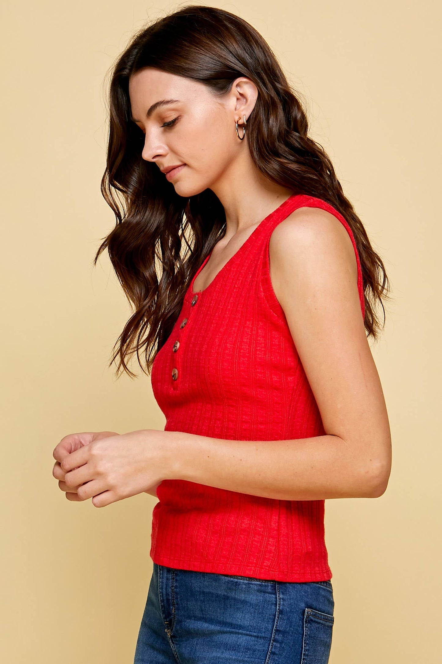 MIXED KNIT TANK TOP WITH BUTTON CLOSURE DETAIL