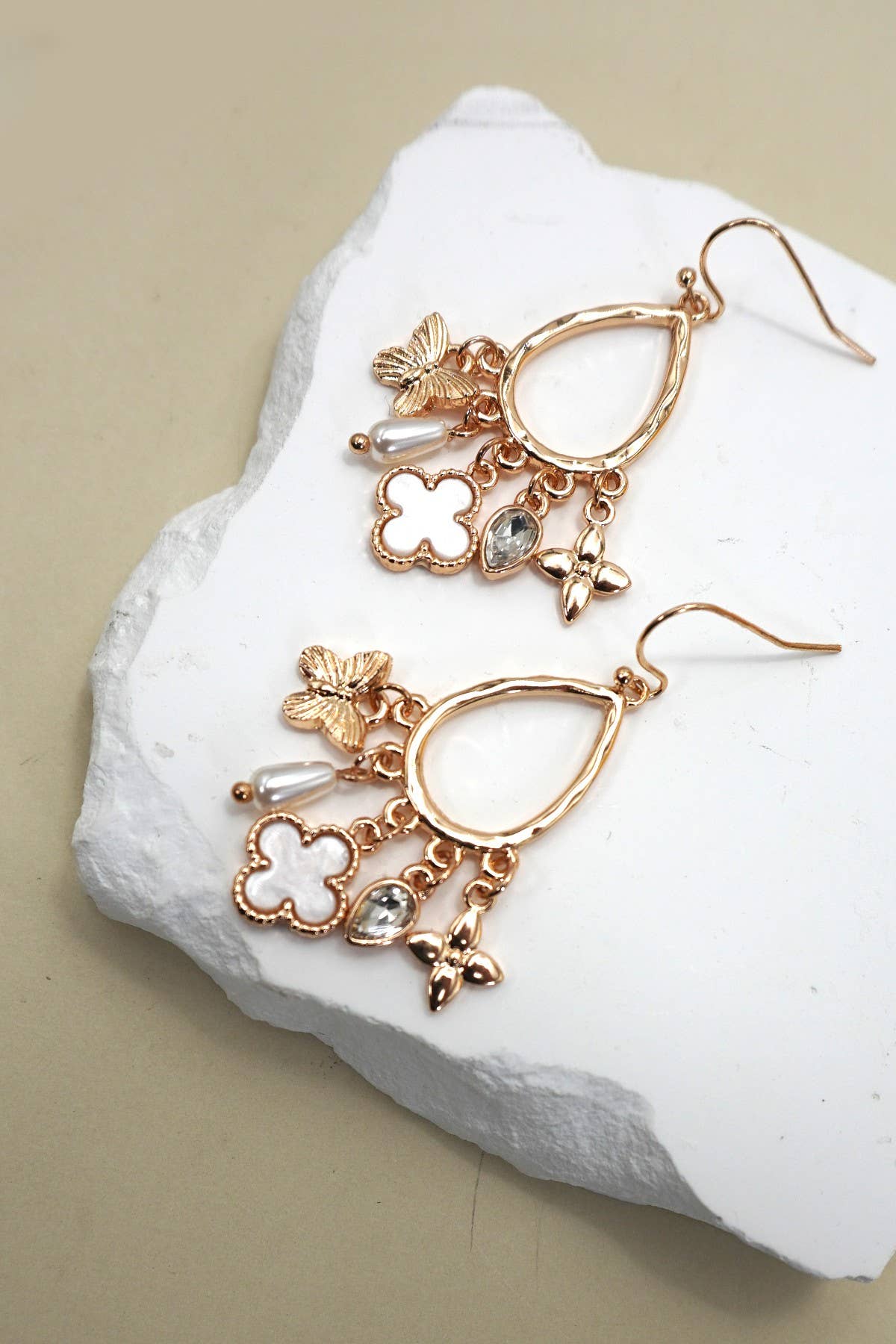MULTI CHARM CLOVER TEARDROP EARRINGS | 80E61133