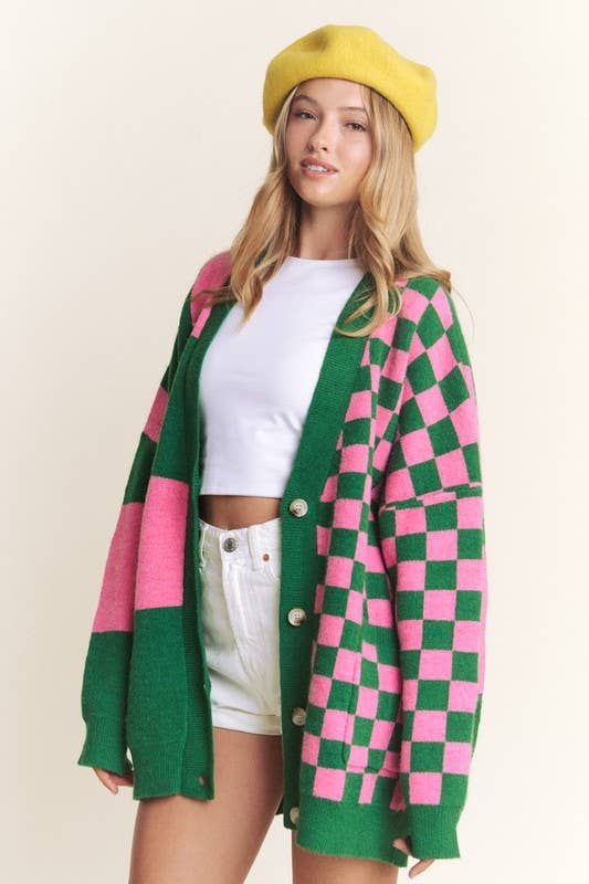 BUTTON DOWN LONG SLEEVE CHECKERED OVERSIZED CARDIGAN: BLACK/WHITE / S/M