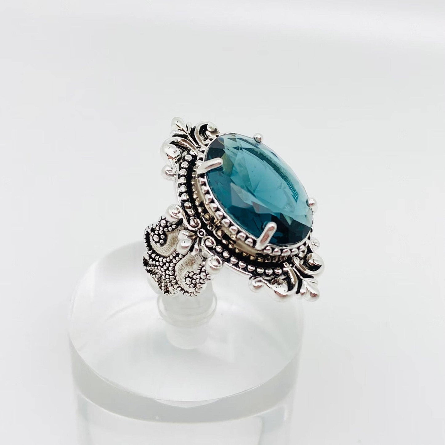 M36. Sea Blue Goose Egg Shaped Glass Ring