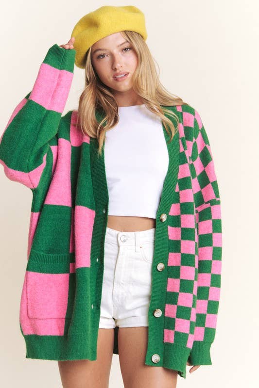BUTTON DOWN LONG SLEEVE CHECKERED OVERSIZED CARDIGAN: BLACK/WHITE / S/M