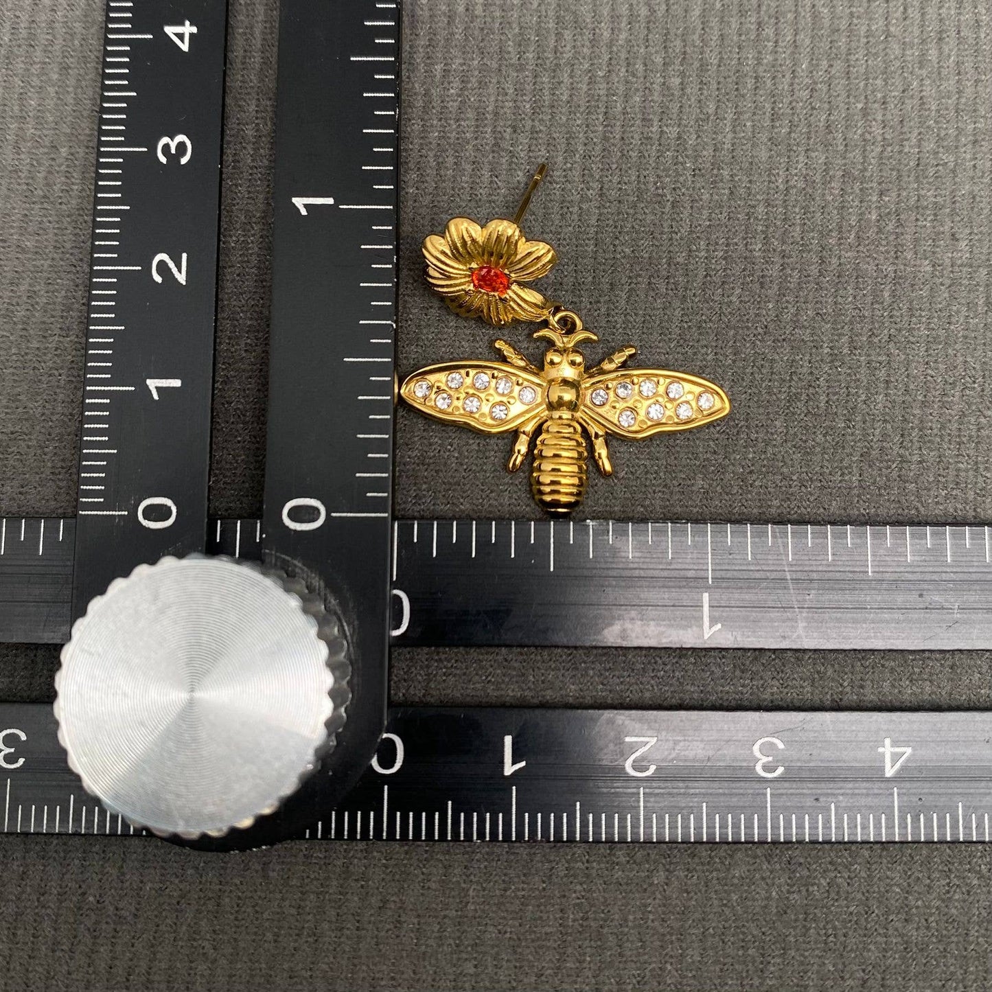 M29. Bee 18K Gold Plated Flower Post Earrings