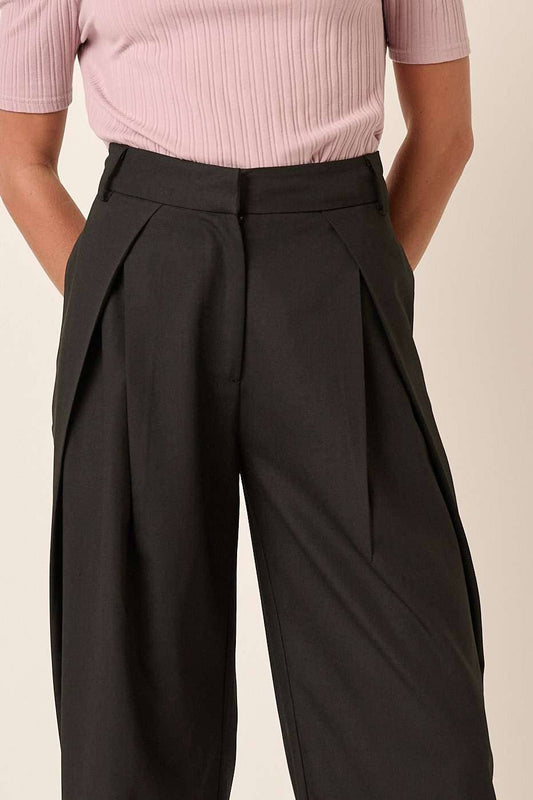 M70590 - DEEP PLEATED HIGH WAISTED WIDE LEG PANTS