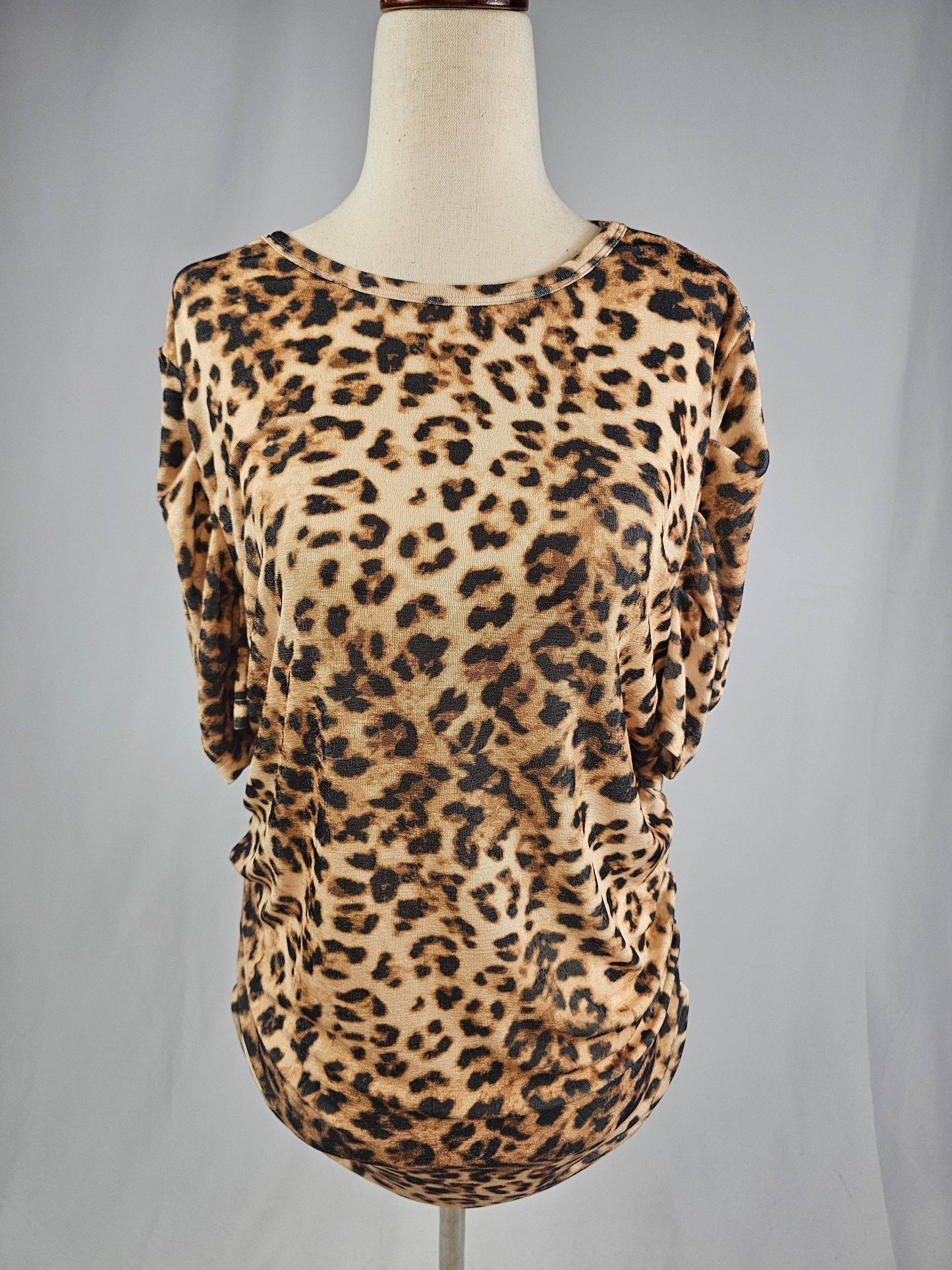 TZ82 Leopard Puff Sleeve Blouse