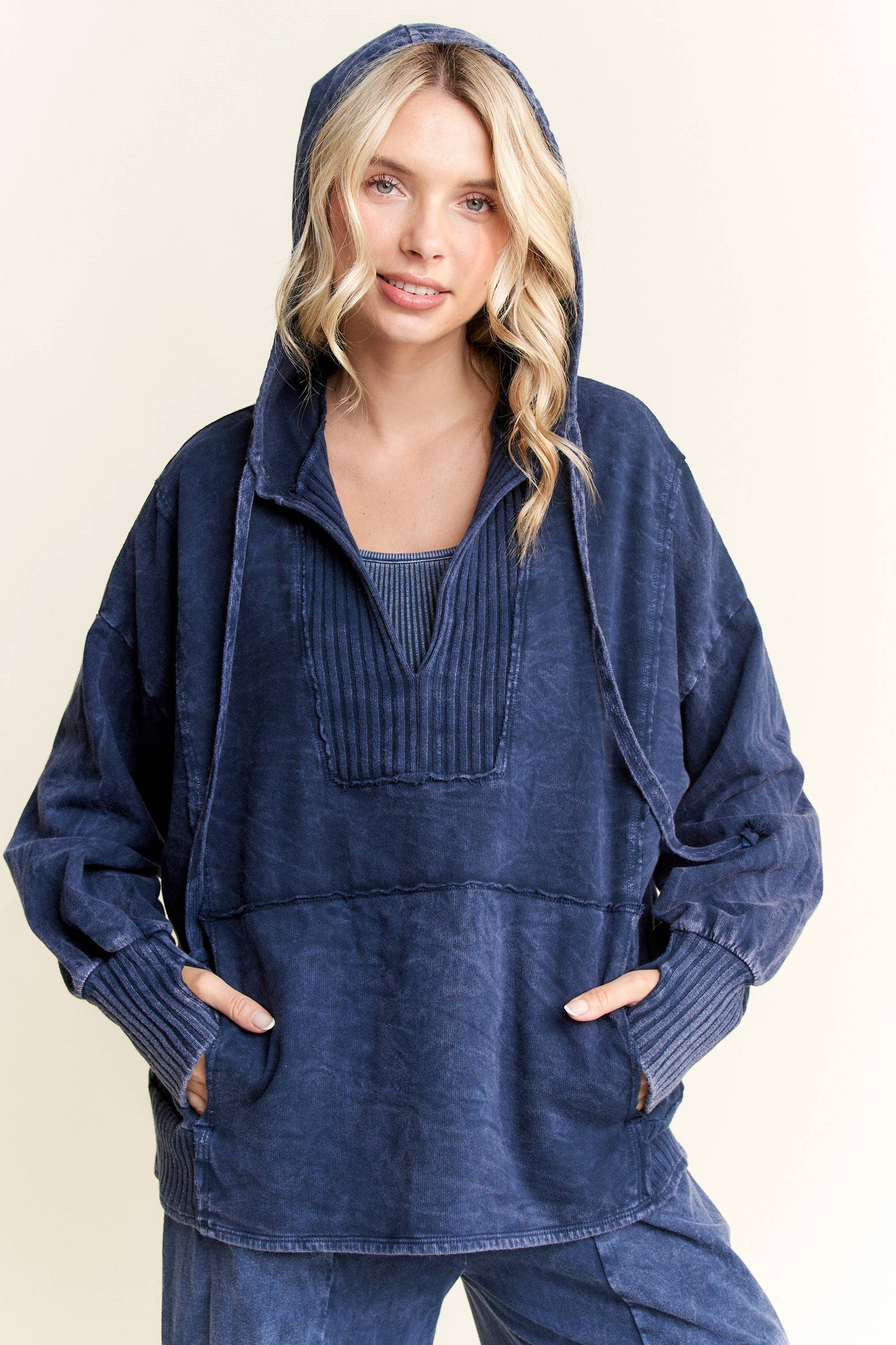MineralWash Vneck Hoodie Sweatshirt with Thumbholes HT5958: Olive / S-M-L / 2-2-2