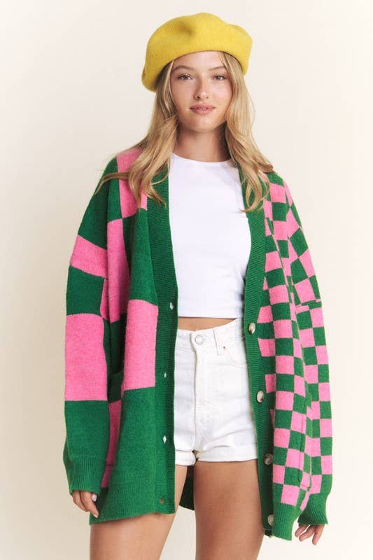 BUTTON DOWN LONG SLEEVE CHECKERED OVERSIZED CARDIGAN: BLACK/WHITE / S/M