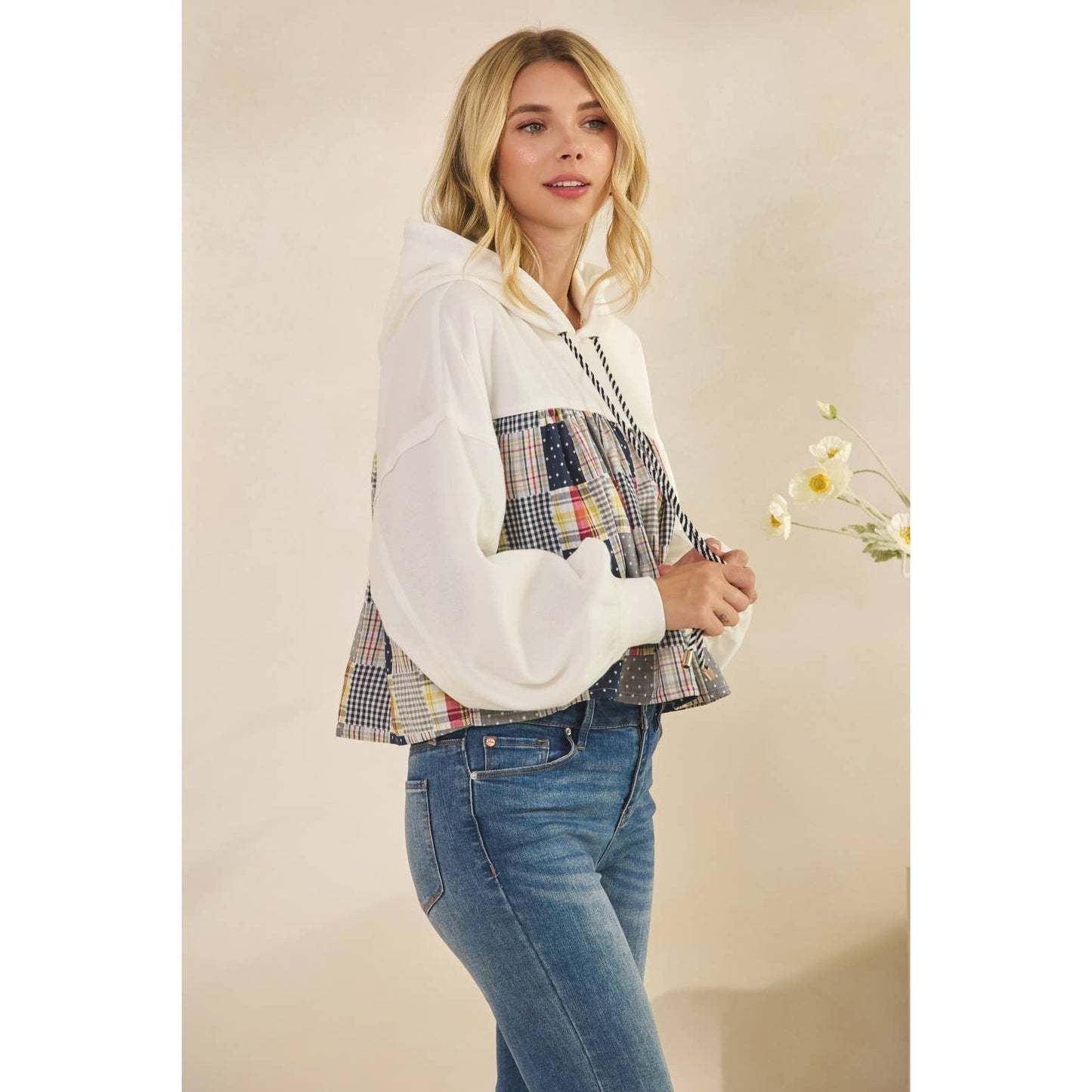 Contrast Cropped Hoodie: White / S