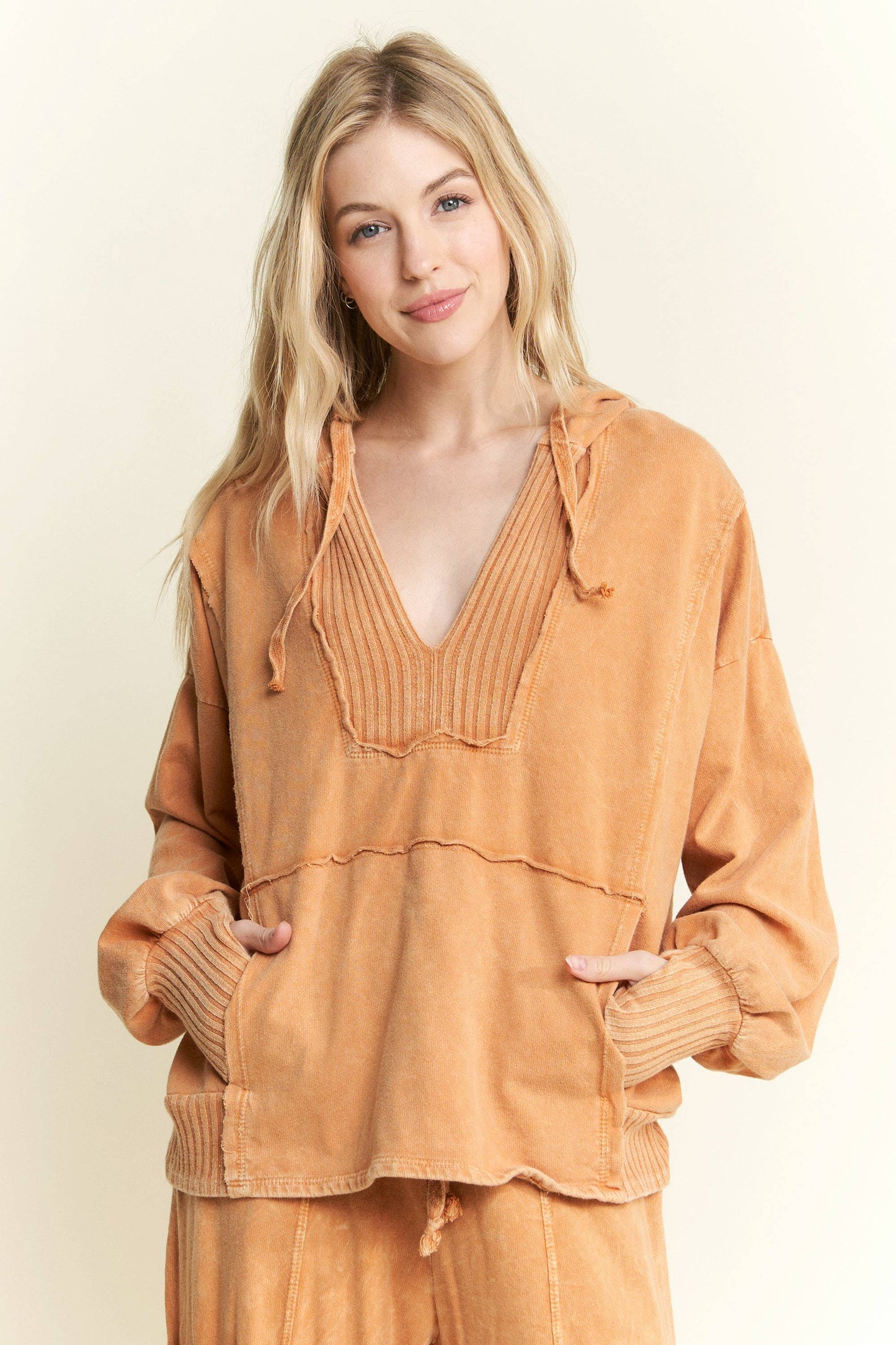 MineralWash Vneck Hoodie Sweatshirt with Thumbholes HT5958: Olive / S-M-L / 2-2-2