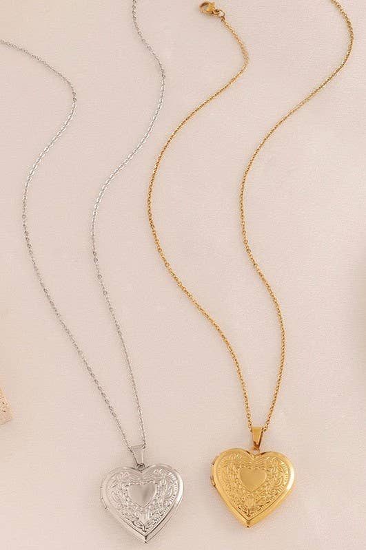 J25. 18K STAINLESS STEEL TARNISH FREE LOCKET NECKLACE | 40NK410: Silver
