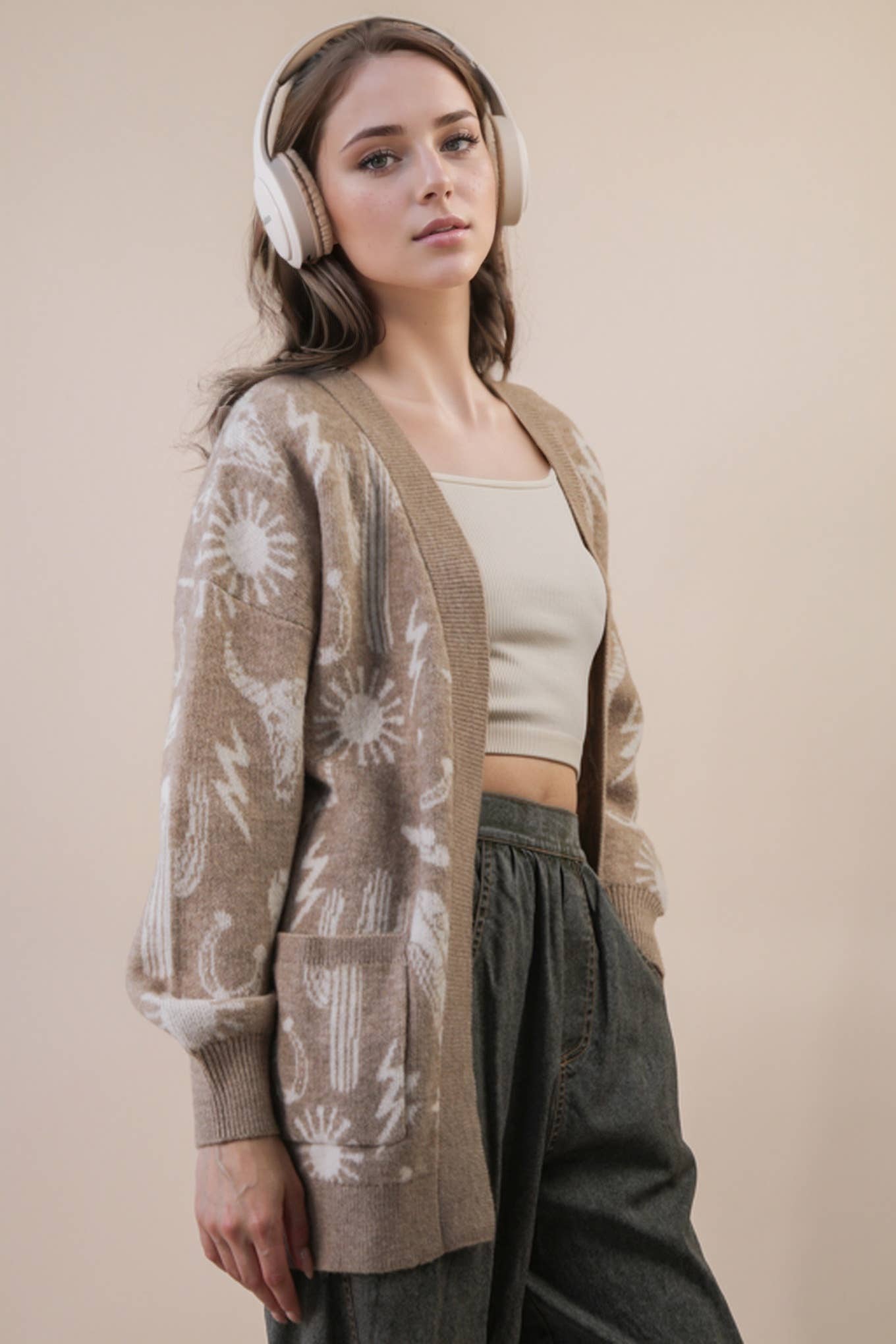 12W3393N-Oversized Western Graphic Knit Sweater Cardigan