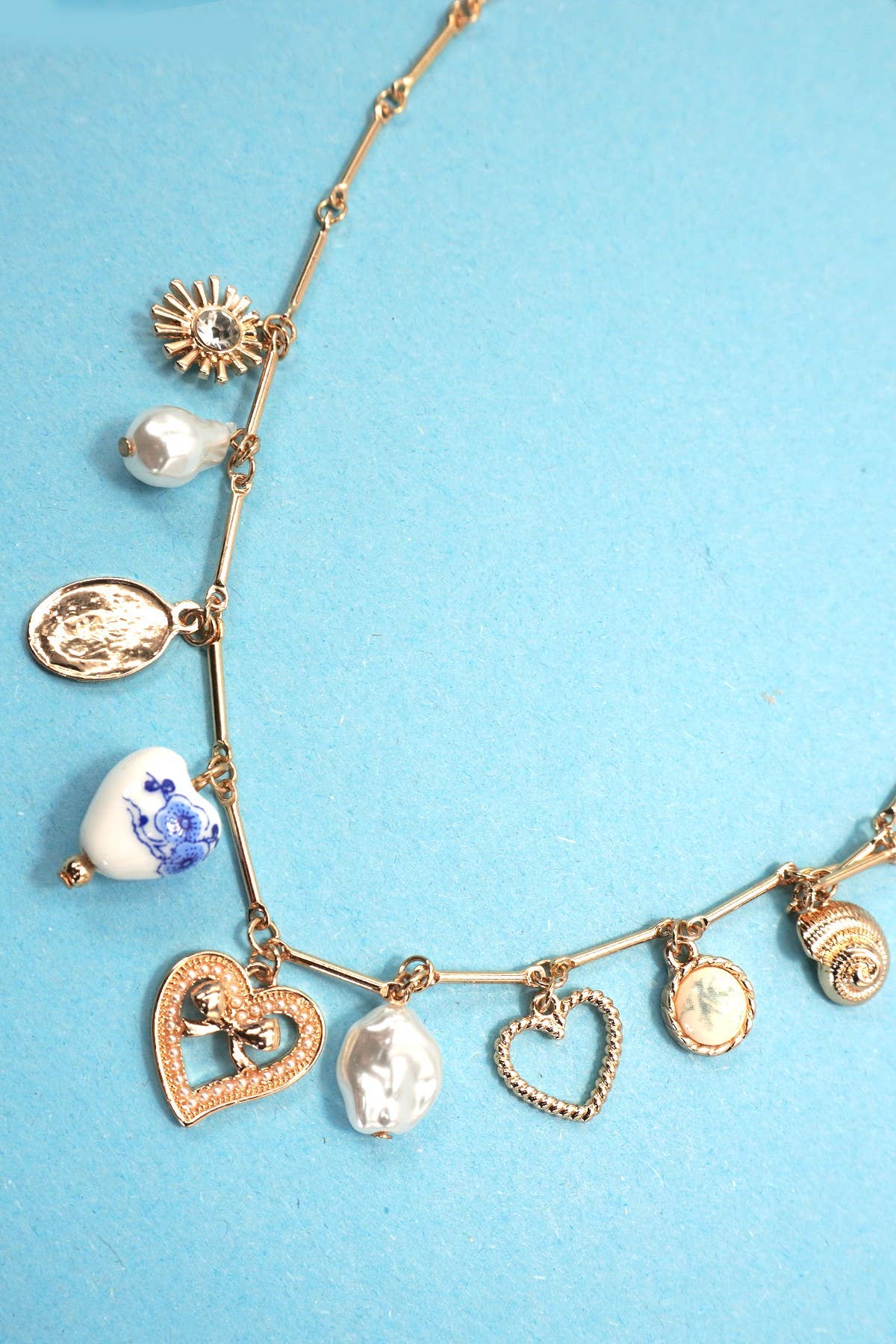 J31. CHARM NECKLACE CERAMIC PORCELAIN HEART PEARL