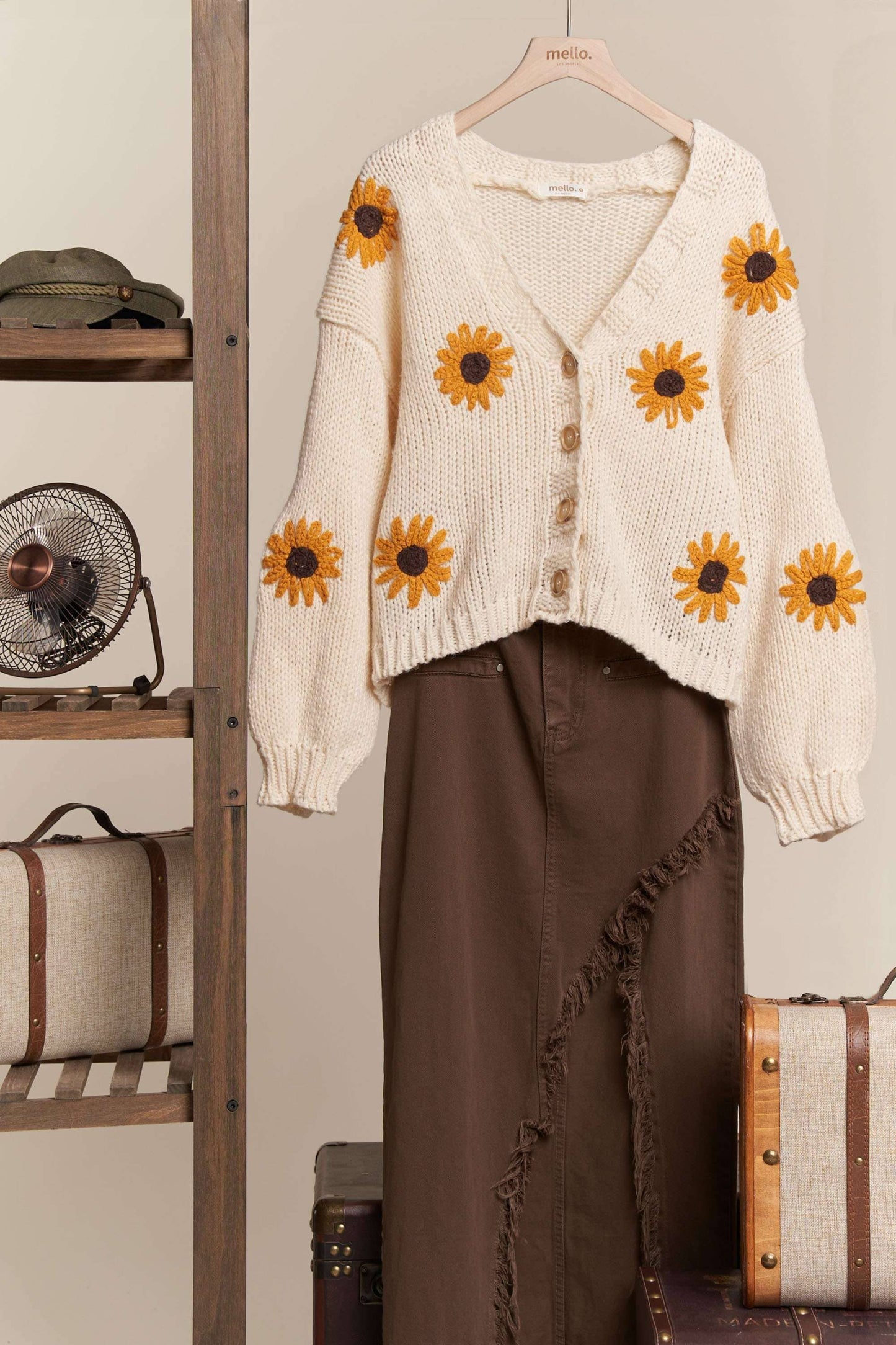 Sunflower Embroidered V Neck Cardigan: Cream / L