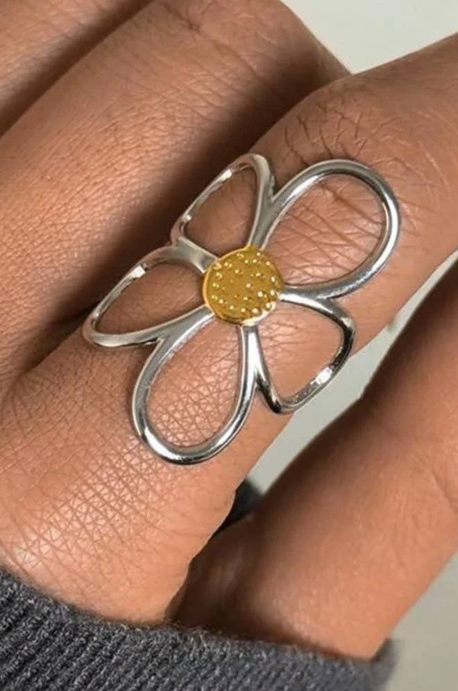 18K STAINLESS STEEL TARNISH FREE FLOWER RINGS | 40R123: Silver