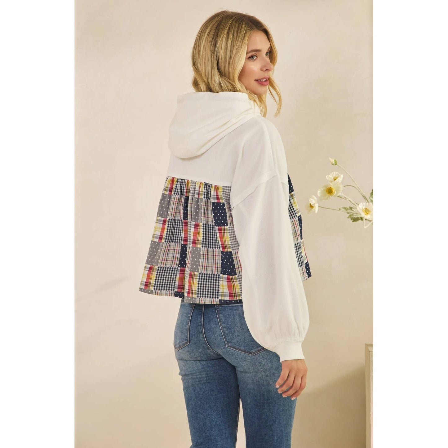 Contrast Cropped Hoodie: White / L