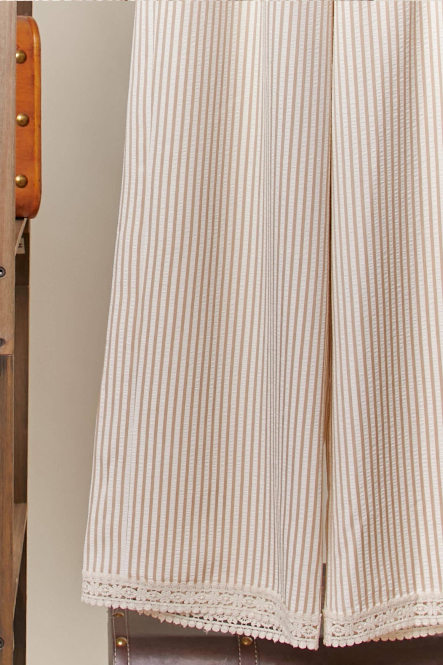 Striped Wide-Leg Pants with Lace Hem: Beige / M