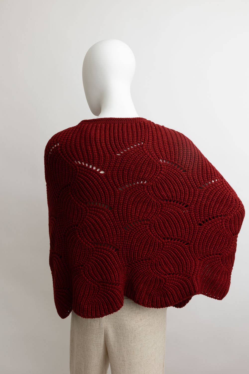 Ribbed Knit Pattern Poncho w/ Sleeves: Burgundy