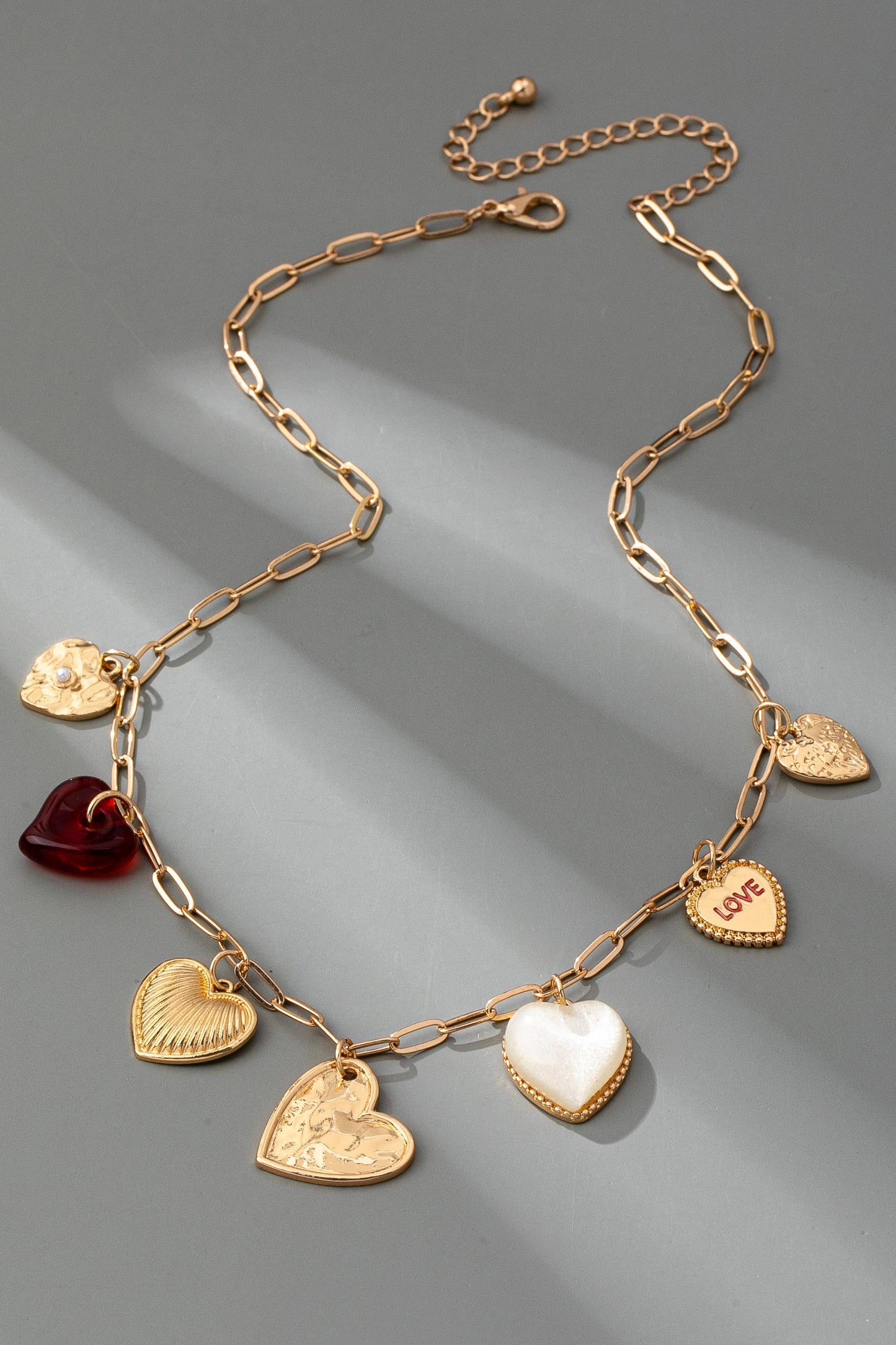 J41. CHARM NECKLACE HEARTS LOVE CHARMS