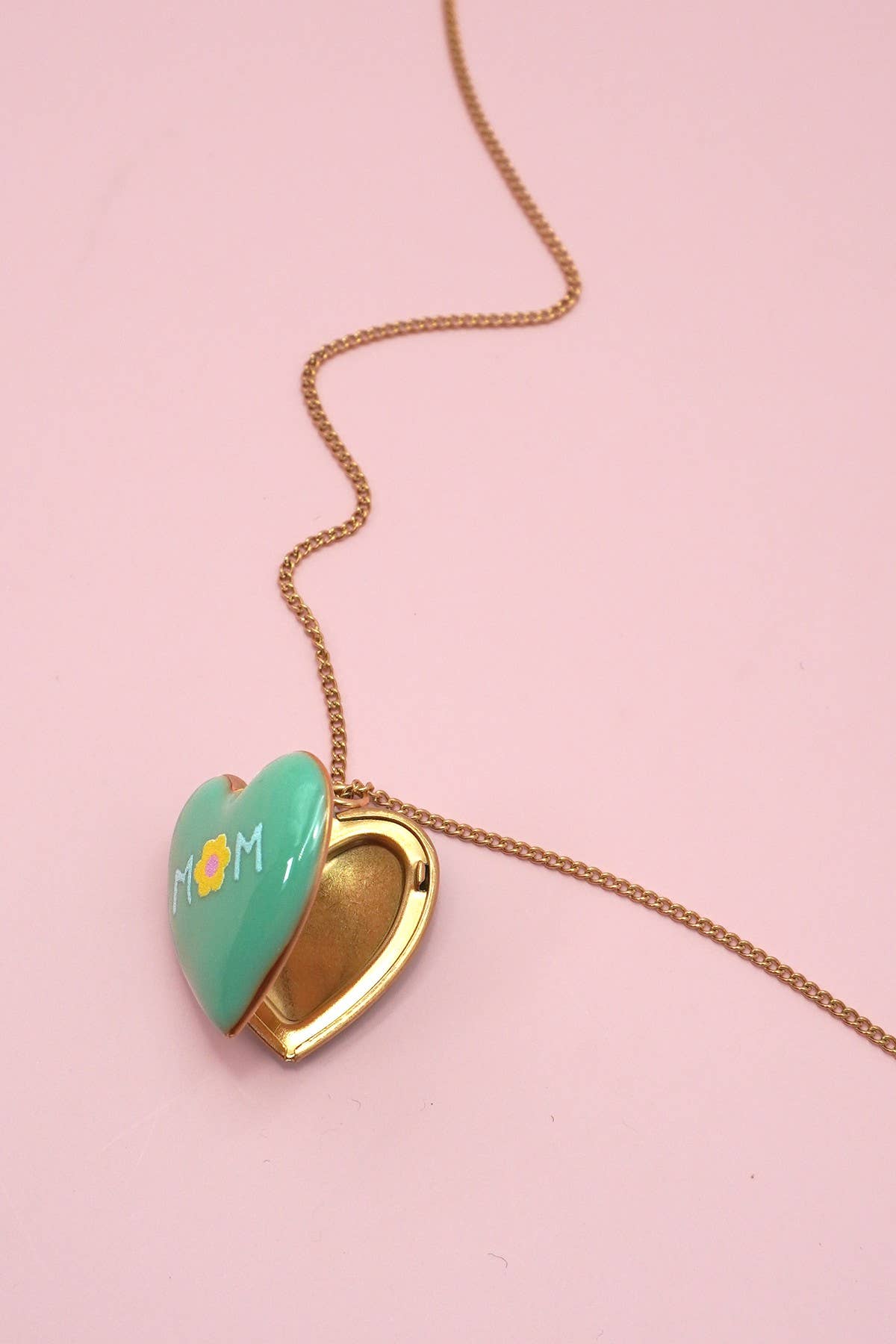 J29. 18K STAINLESS STEEL TARNISH FREE LOCKET NECKLACE