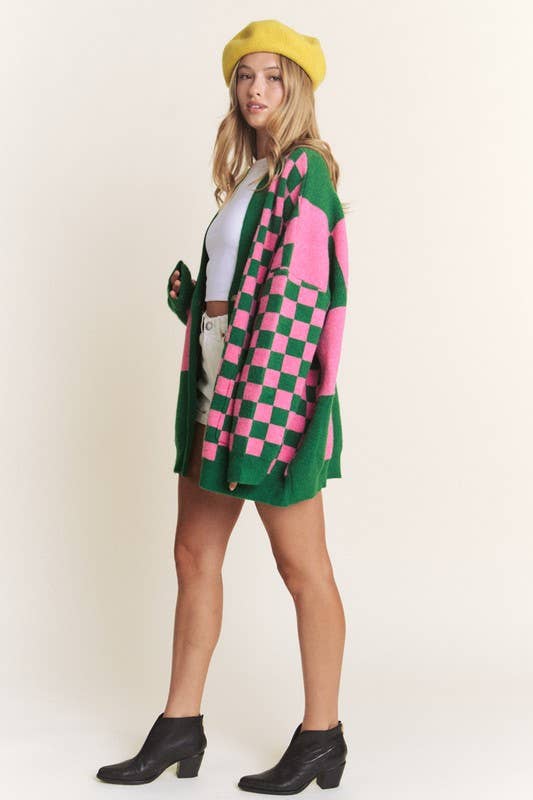 BUTTON DOWN LONG SLEEVE CHECKERED OVERSIZED CARDIGAN: BLACK/WHITE / S/M