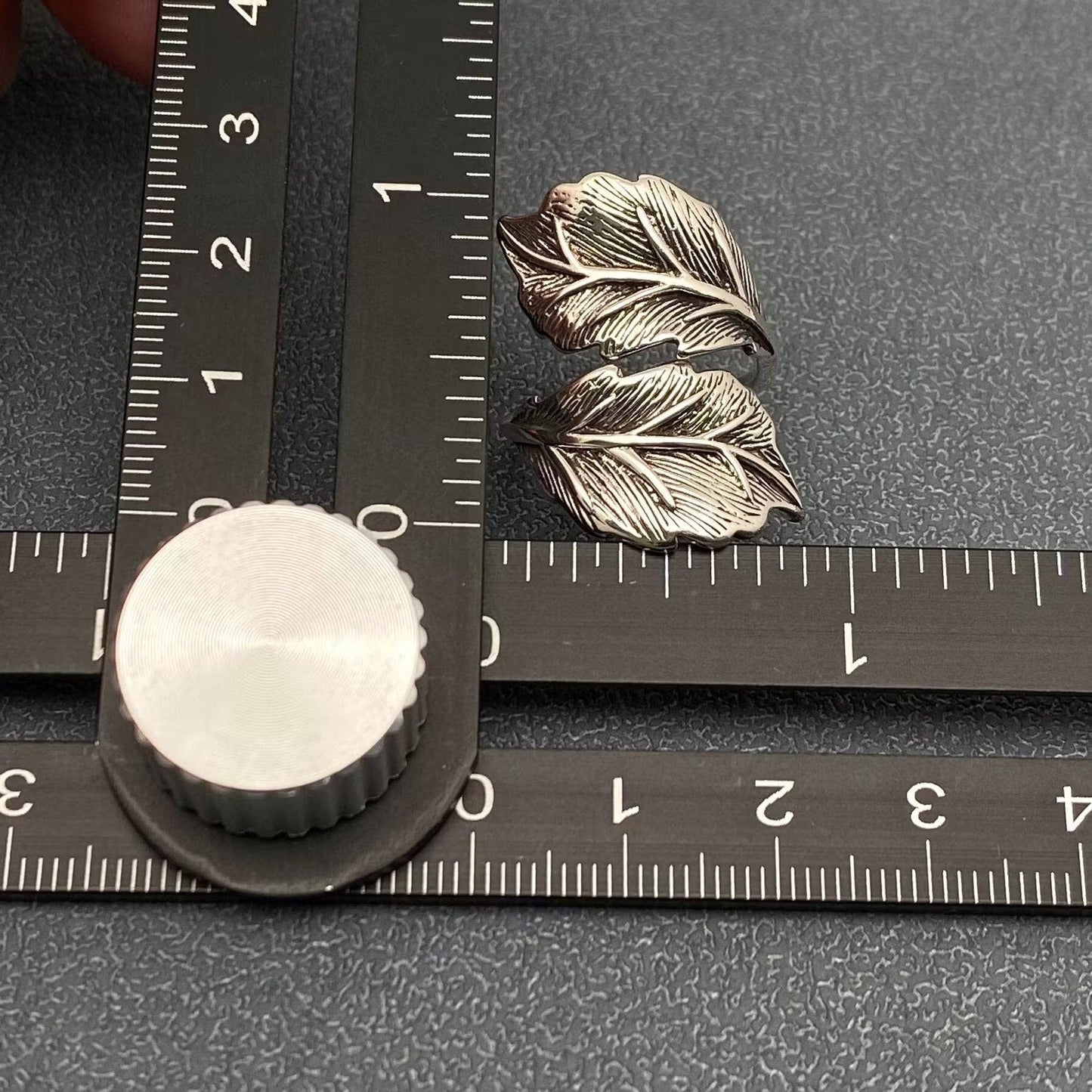 Vintage Leaf Adjustable Ring