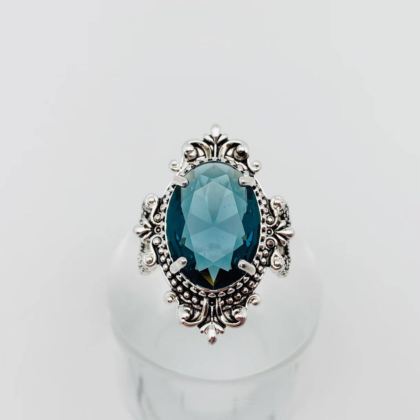 M36. Sea Blue Goose Egg Shaped Glass Ring